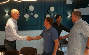 TREBLE begeleidt Oak Tree Hill Capital bij de overname van IUNXI